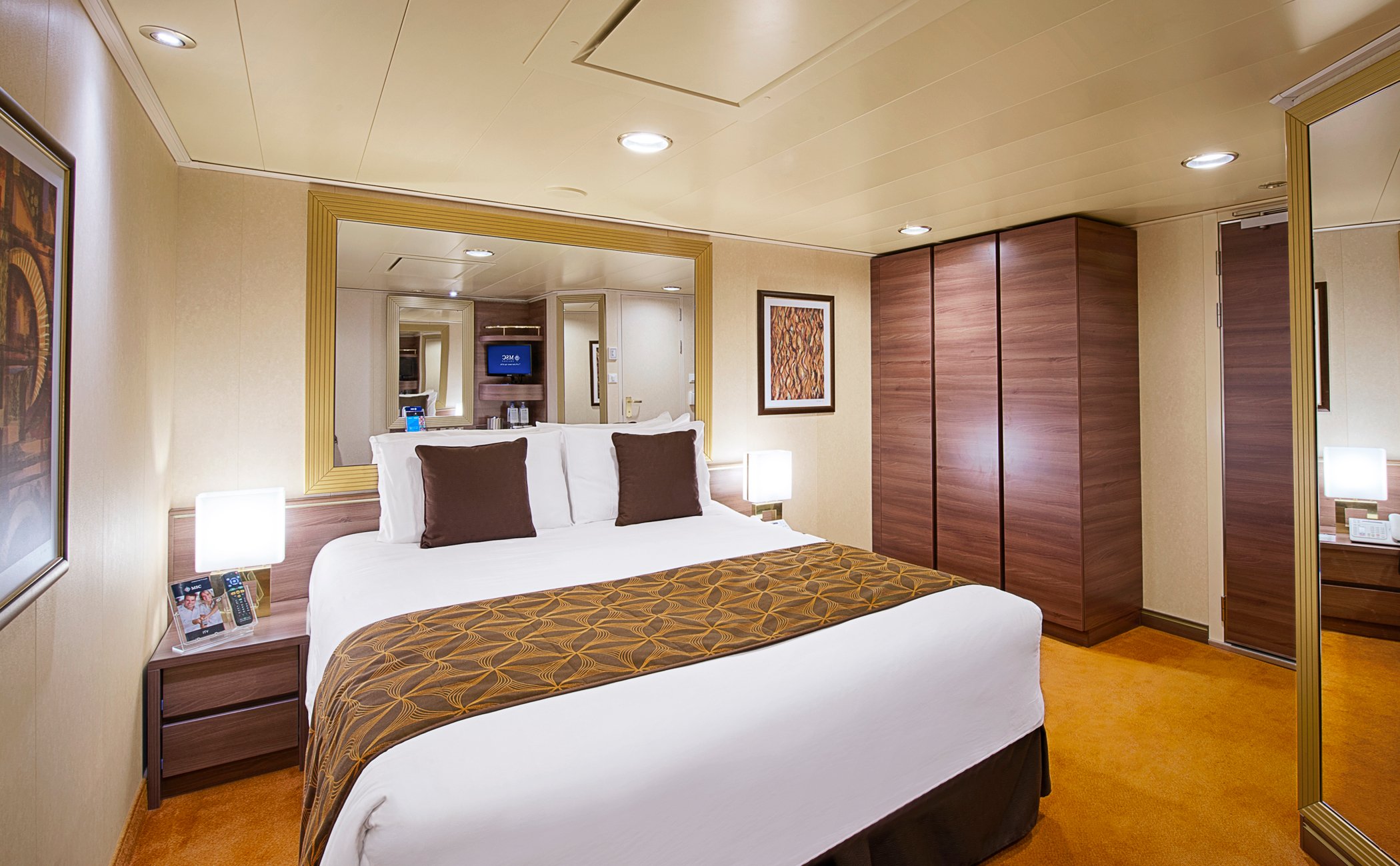 MSC Divina Cabin: Interior 09